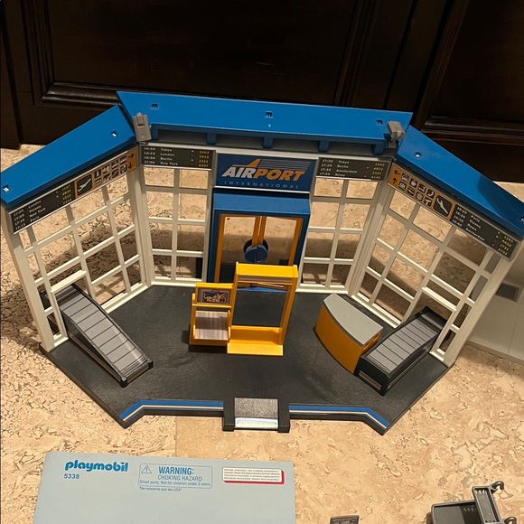 Playmobil Airport Terminal Playset (5338) - Picture 4 of 6